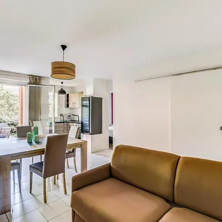 T2 Jardinet Avec Piscine, Parking Et Tennis *