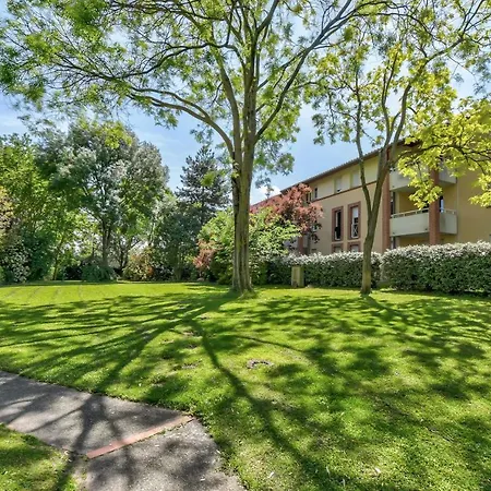 T2 Jardinet Avec Piscine, Parking Et Tennis *